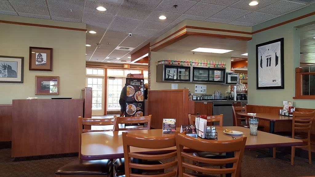 Dennys | restaurant | 26712 Portola Pkwy, Foothill Ranch, CA 92610, USA | 9498553000 OR +1 949-855-3000