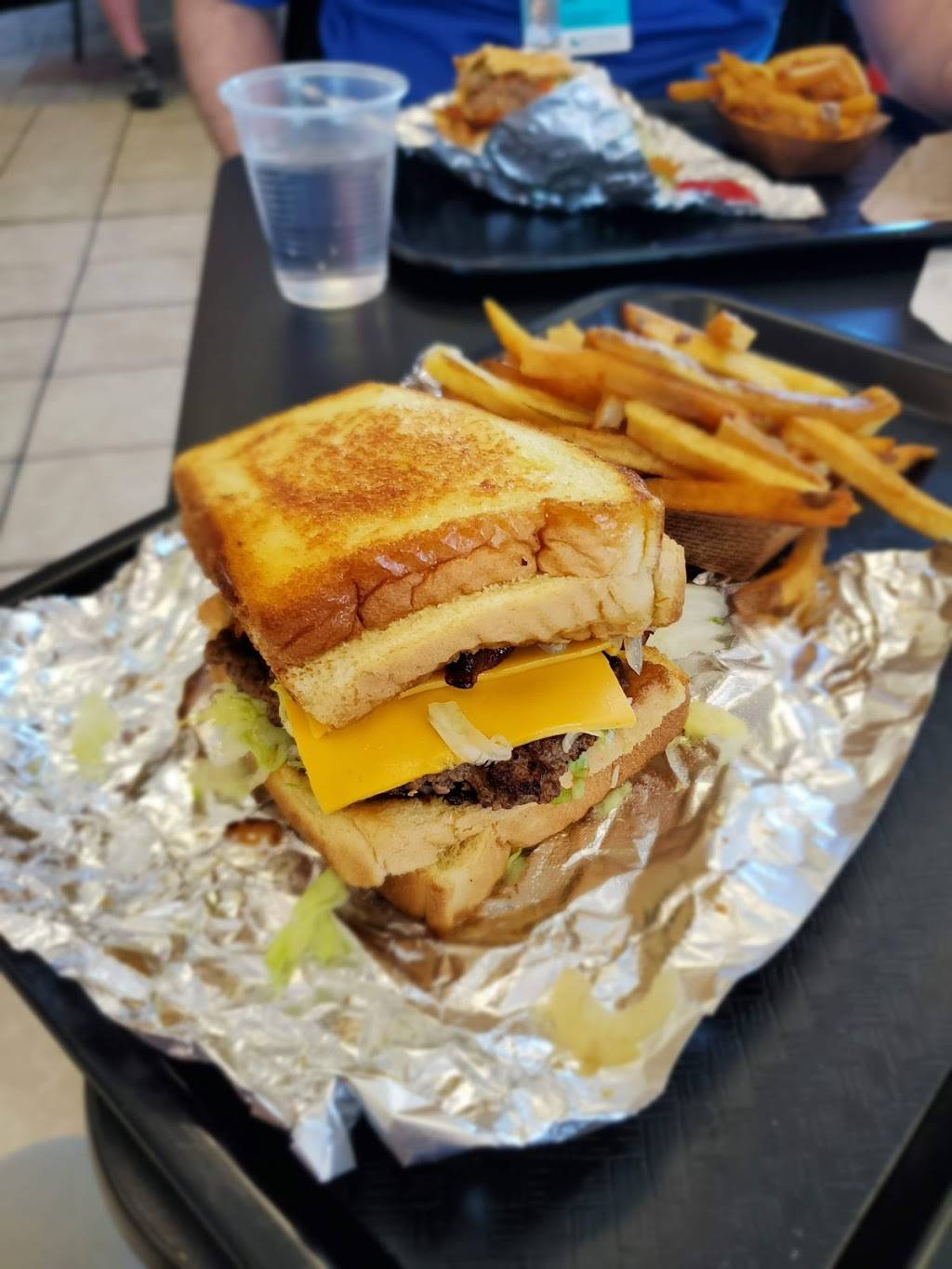 Mad Mikes Burgers & Fries | restaurant | 194 N Brookwood Ave, Hamilton, OH 45013, USA | 5138446453 OR +1 513-844-6453