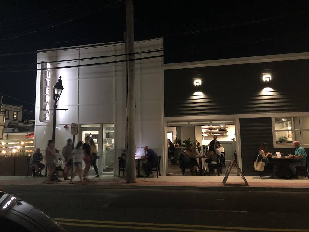 Buteras Restaurant of Bay Shore | restaurant | 8 Third Ave, Bay Shore, NY 11706, USA | 6313284948 OR +1 631-328-4948