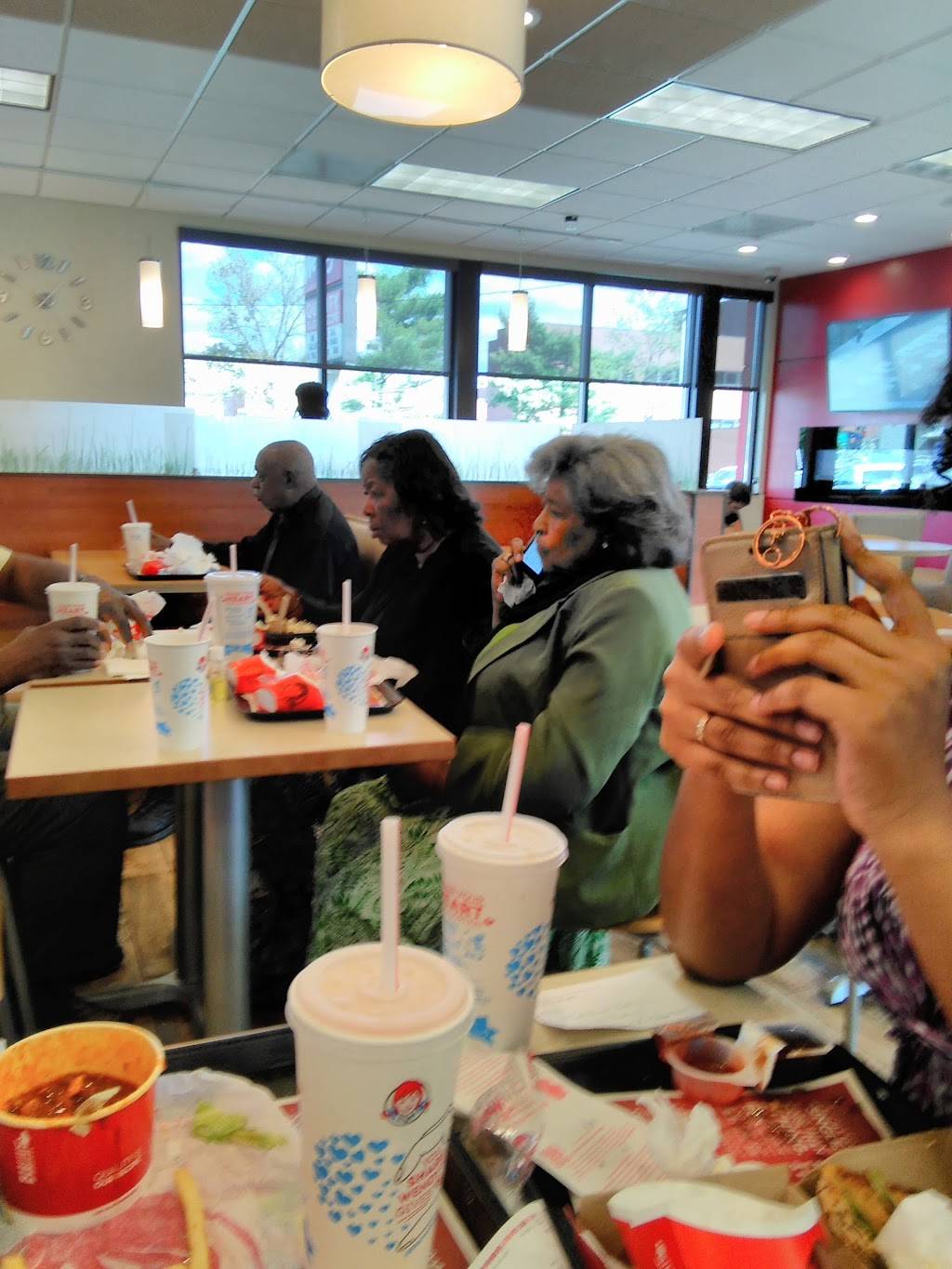 Wendys | restaurant | 116 Peebles St, Pittsburgh, PA 15221, USA | 4122471572 OR +1 412-247-1572