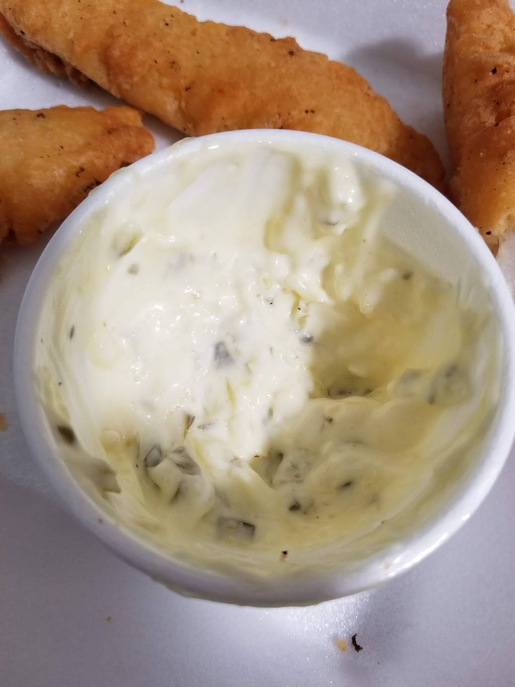 Captain Ds | restaurant | 2008 E Cone Blvd, Greensboro, NC 27405, USA | 3366212280 OR +1 336-621-2280