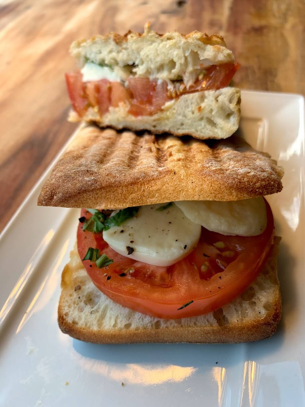 Moustache Café | cafe | 35 Rue Beaubien E, Montréal, QC H2S 1P8, Canada | 5149990685 OR +1 514-999-0685