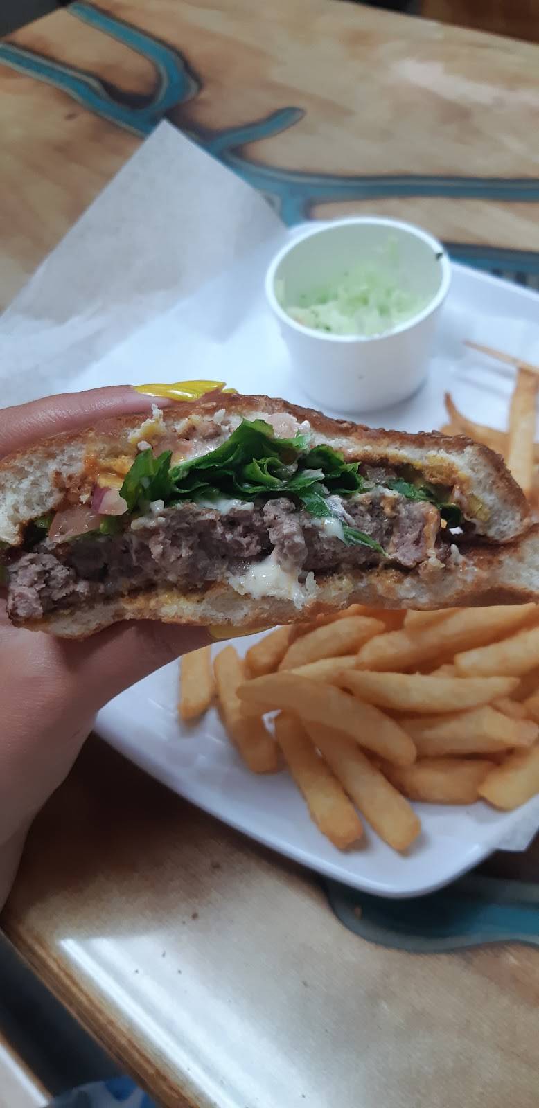 Pizza Charlevoix | restaurant | 2563 Rue Centre, Montréal, QC H3K 1J9, Canada | 5149330514 OR +1 514-933-0514