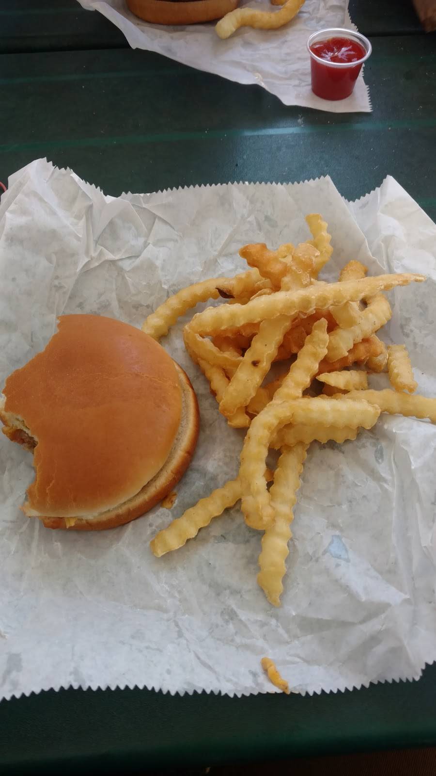 Rays Drive-In | restaurant | 20 N Beacon Blvd, Grand Haven, MI 49417, USA | 6168423400 OR +1 616-842-3400