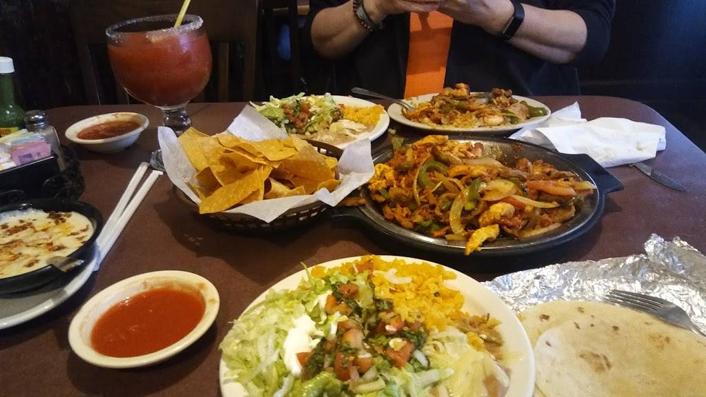 El Arriero Mexican Bar & Grill | restaurant | 3315 S Lafountain St, Kokomo, IN 46902, USA | 7658649417 OR +1 765-864-9417