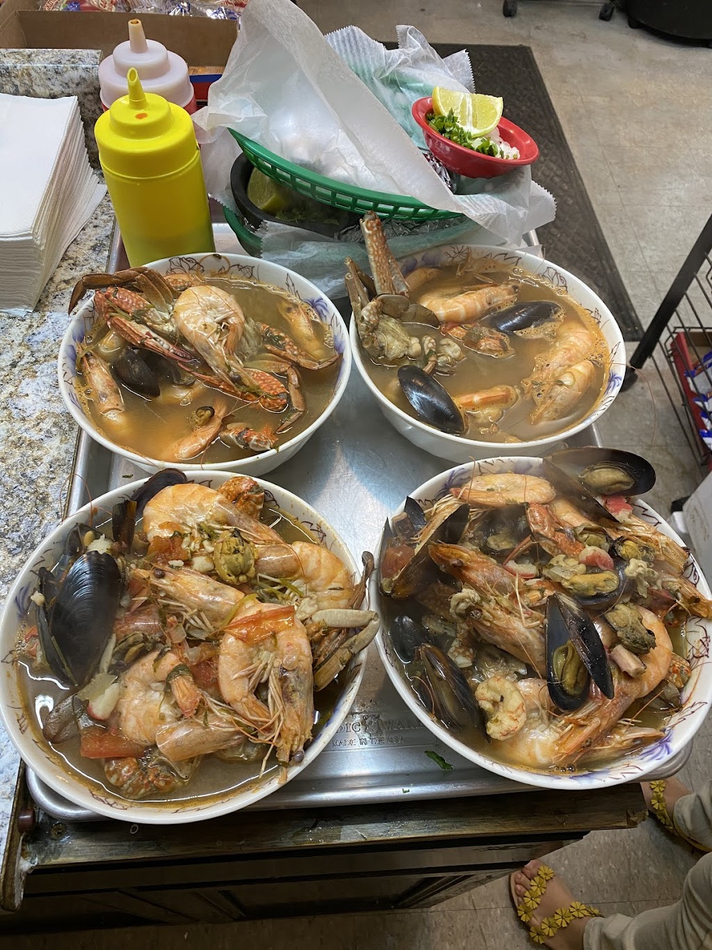 Taqueria Emmanuel | restaurant | 1709 North W Street, Pensacola, FL 32505, USA | 8507607916 OR +1 850-760-7916