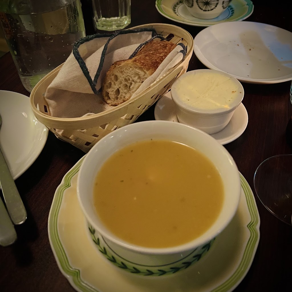 Chez Hansi | restaurant | 1610 South St, Philadelphia, PA 19146, USA | 6103043436 OR +1 610-304-3436