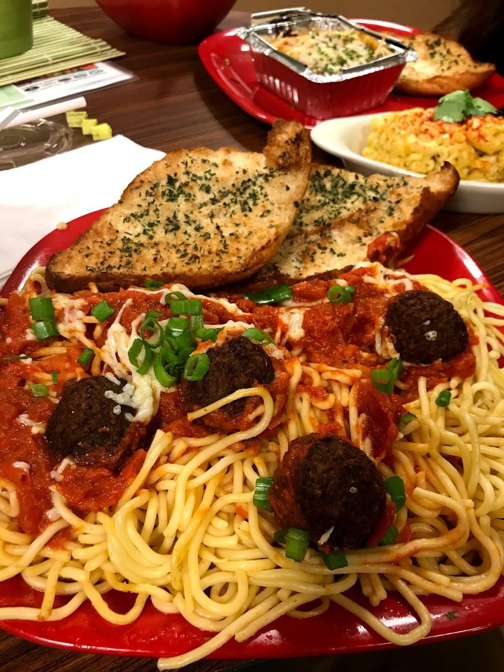 VEGGININIS PARADISE CAFE | restaurant | 15439 Mack Ave, Detroit, MI 48224, USA | 3133320447 OR +1 313-332-0447