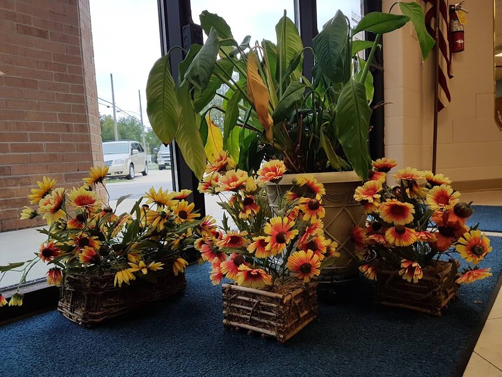 Okawville Senior Center | restaurant | 305 N Nashville St, Okawville, IL 62271, USA | 6182436533 OR +1 618-243-6533