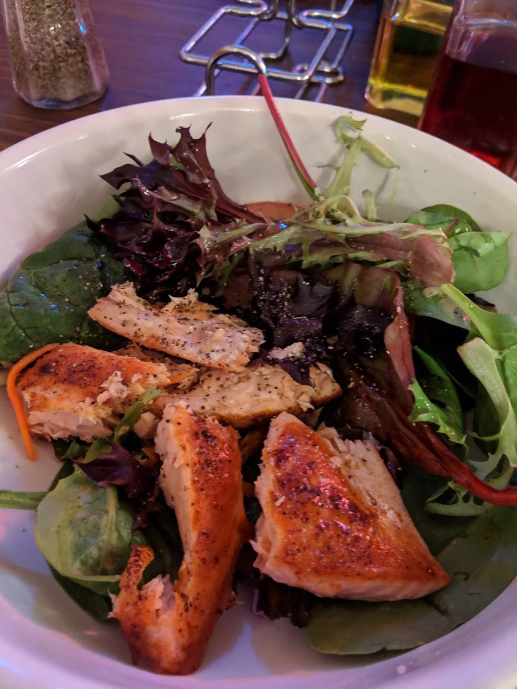 Catfish Parlour | restaurant | 4705 E Ben White Blvd, Austin, TX 78744, USA | 5124003601 OR +1 512-400-3601