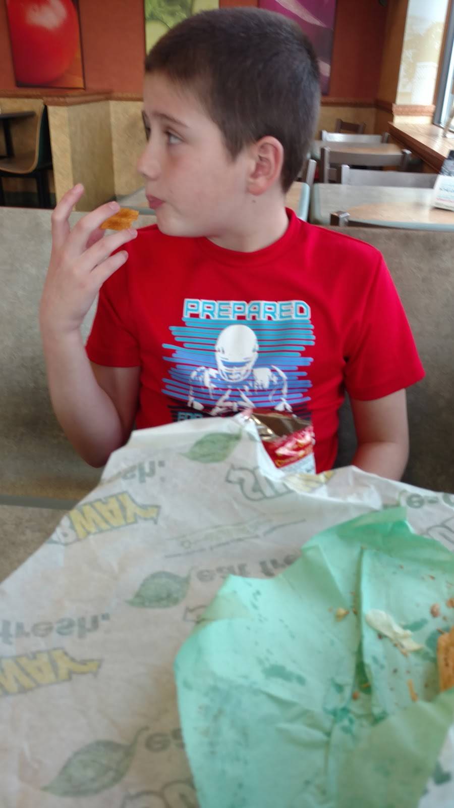 Subway | restaurant | 104 Gross St, Marietta, OH 45750, USA | 7403731505 OR +1 740-373-1505