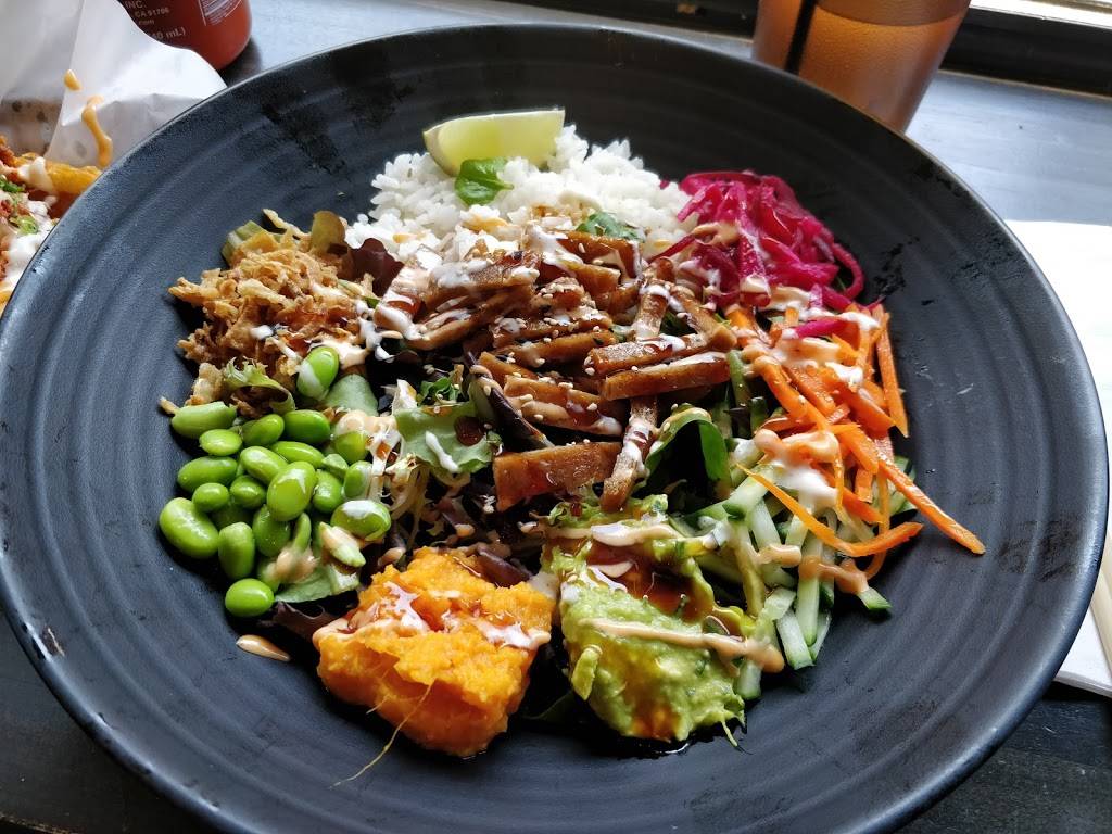 En Hakkore Sushi Burrito & Poke Bowl | restaurant | 1467 N Milwaukee Ave, Chicago, IL 60622, USA | 7732785959 OR +1 773-278-5959