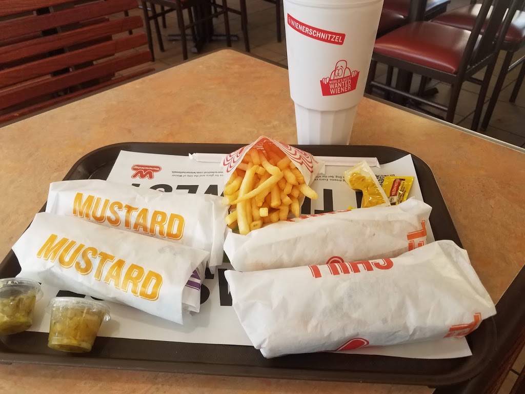 Wienerschnitzel | restaurant | 18420 Nordhoff St, Northridge, CA 91325, USA | 8188866996 OR +1 818-886-6996