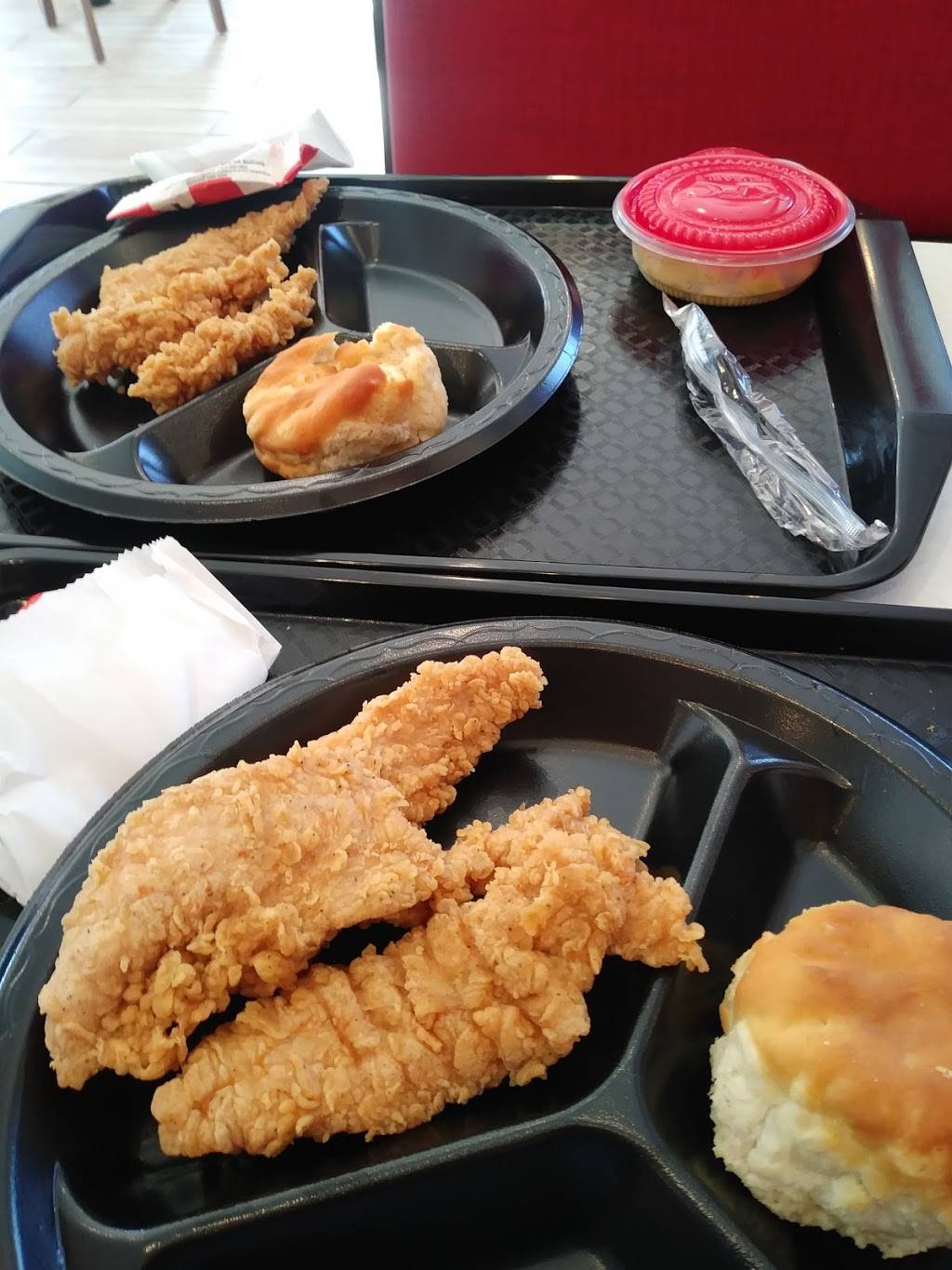 KFC | restaurant | 7159 Aaron Aronov Dr, Fairfield, AL 35064, USA | 2057802002 OR +1 205-780-2002