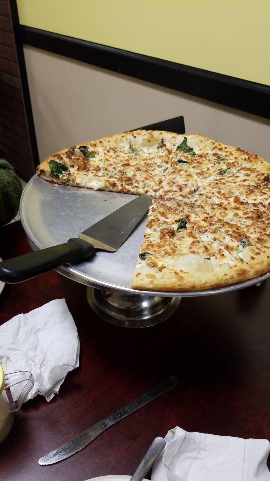 Chubbys Pizza | restaurant | 9675 NC-581, Bailey, NC 27807, USA | 2522355174 OR +1 252-235-5174