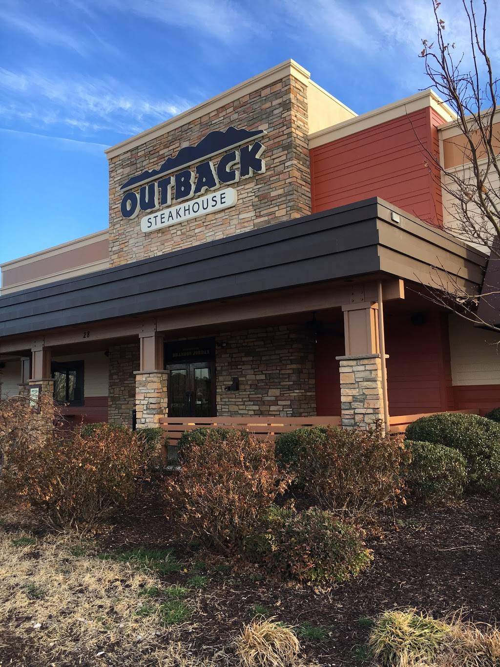 Outback Steakhouse | restaurant | 28 Windigrove Dr, Waynesboro, VA 22980, USA | 5409410087 OR +1 540-941-0087