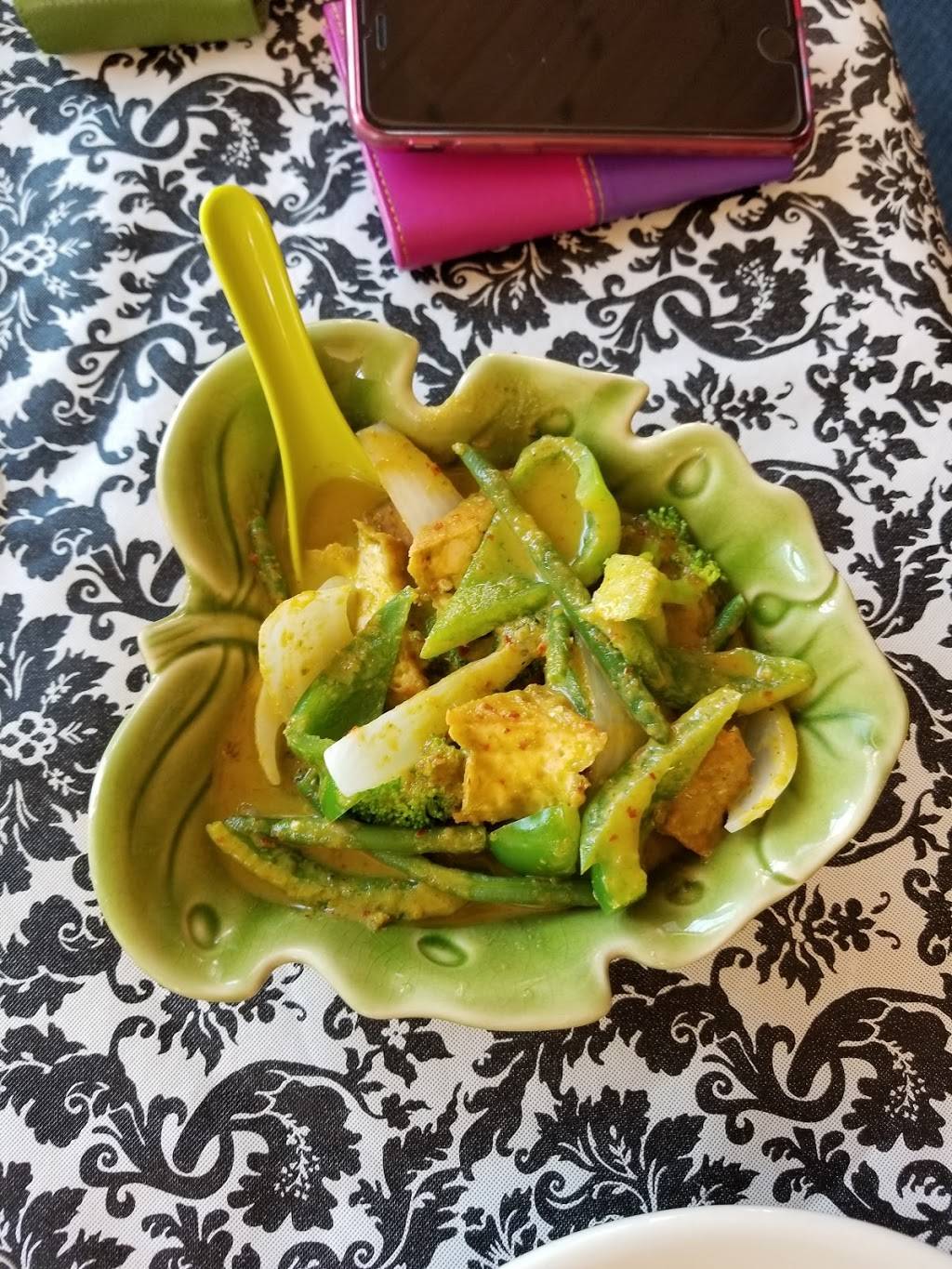 Nukeo Thai | restaurant | 1350 Marine St, Green Bay, WI 54301, USA | 9204550383 OR +1 920-455-0383