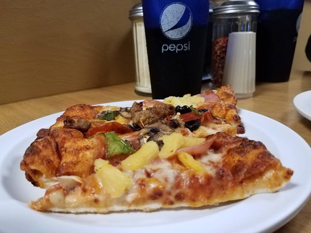 Round Table Pizza | meal delivery | 2351 McKee Rd, San Jose, CA 95116, USA | 4082593940 OR +1 408-259-3940