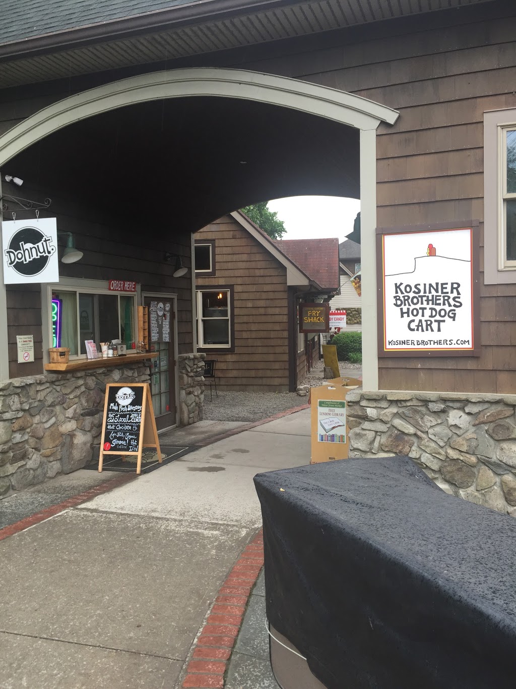 Kosiner Brothers Fry Shack | restaurant | 10 Main St #201, New Paltz, NY 12561, USA | 8454192348 OR +1 845-419-2348