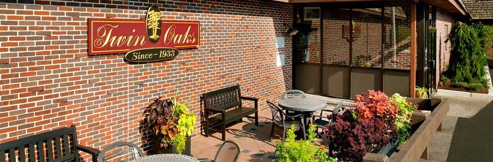 Twin Oaks Restaurant | restaurant | 100 Sabra St, Cranston, RI 02910, USA | 4017819693 OR +1 401-781-9693