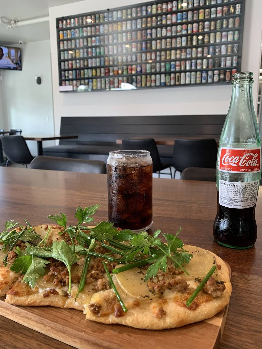 Corner Tap Beer Bar and Eatery | restaurant | 1905 Cliff Dr Suite F, Santa Barbara, CA 93109, USA | 8056902739 OR +1 805-690-2739