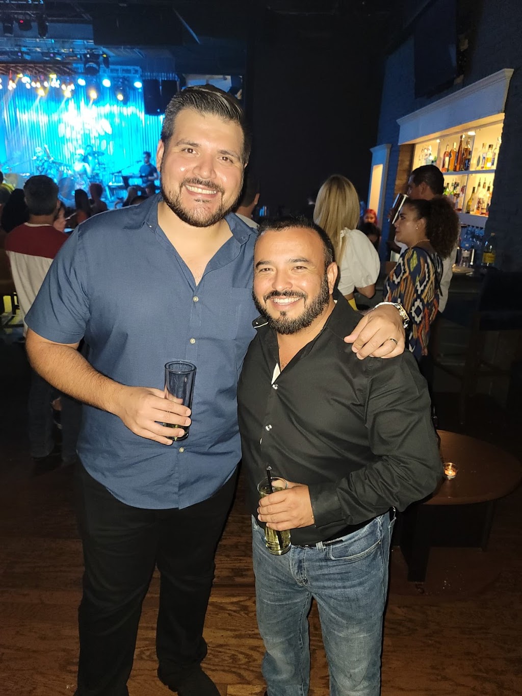 Lada 52 Bar & grill | restaurant | 4001 S Shary Rd #100, Mission, TX 78572, USA | 9566240868 OR +1 956-624-0868