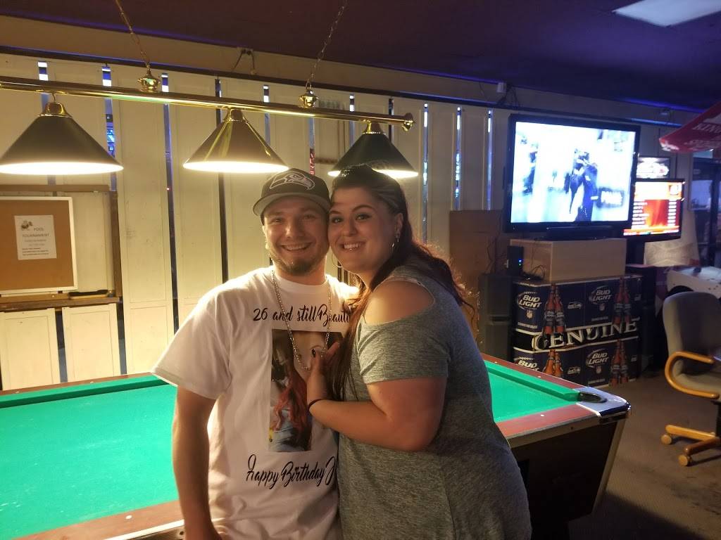 BZs Sports Bar & Grill | restaurant | 17730 Ambaum Blvd S, Burien, WA 98148, USA | 2062436018 OR +1 206-243-6018