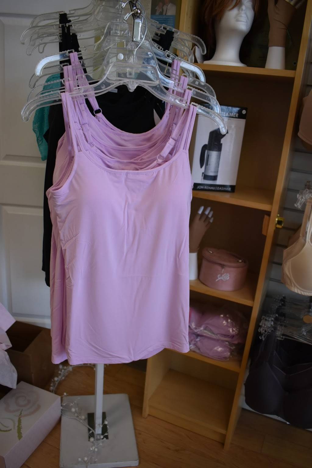 Saxon-Kent Boutique | restaurant | 185 Boston Post Rd, Orange, CT 06477, USA | 2037953682 OR +1 203-795-3682