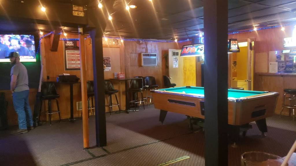 Friendly Tavern | restaurant | 115 S Main St, St Marys, OH 45885, USA | 4193948034 OR +1 419-394-8034