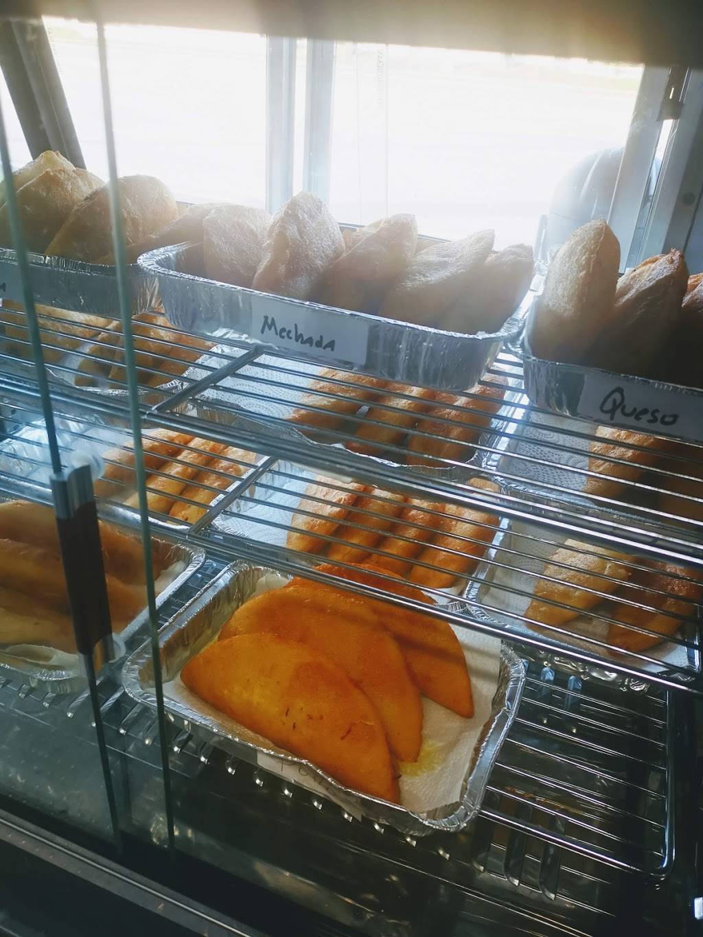 Pabellon Food Trailer | restaurant | 9743 W Hillsborough Ave, Tampa, FL 33615, USA | 8134527545 OR +1 813-452-7545