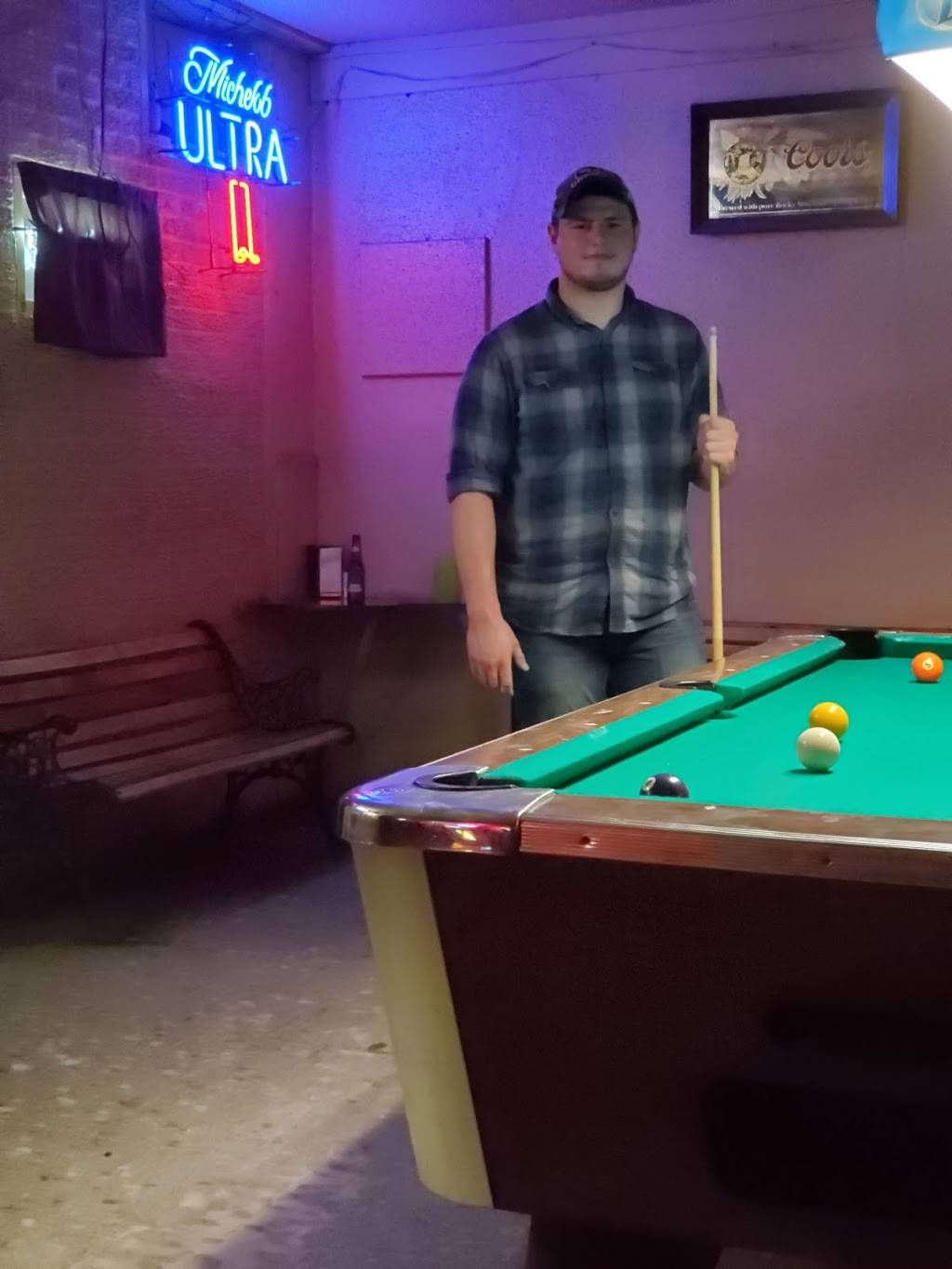 Barrys Main Street Bar & Grill | restaurant | 206 Main St, Leachville, AR 72438, USA | 8705391721 OR +1 870-539-1721