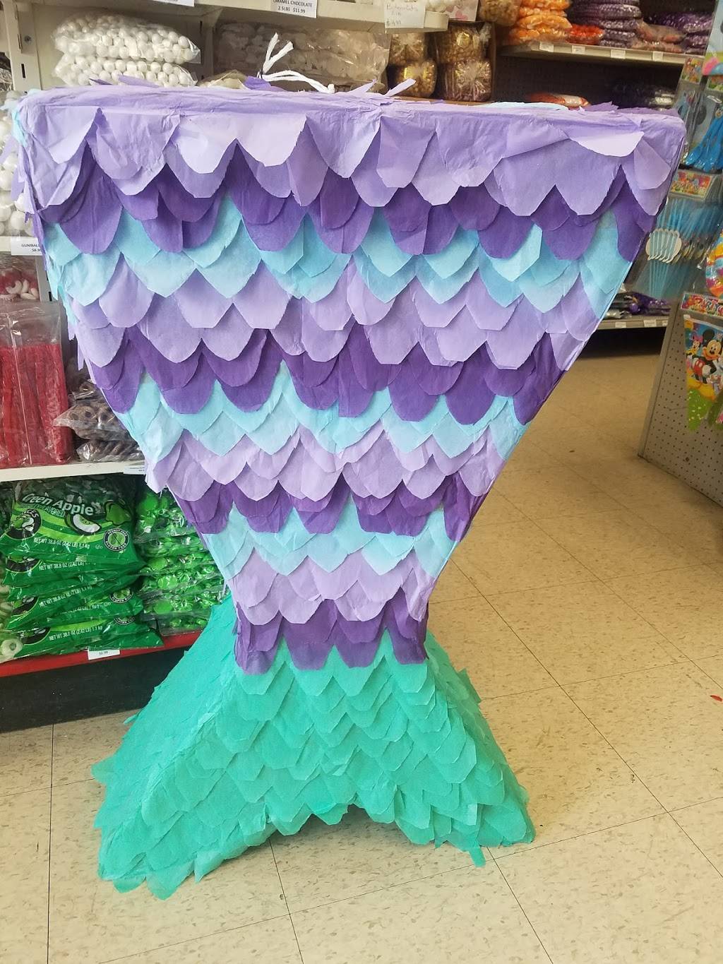 Candy4Less | meal takeaway | 17831 Lakewood Blvd, Bellflower, CA 90706, USA | 5627887994 OR +1 562-788-7994