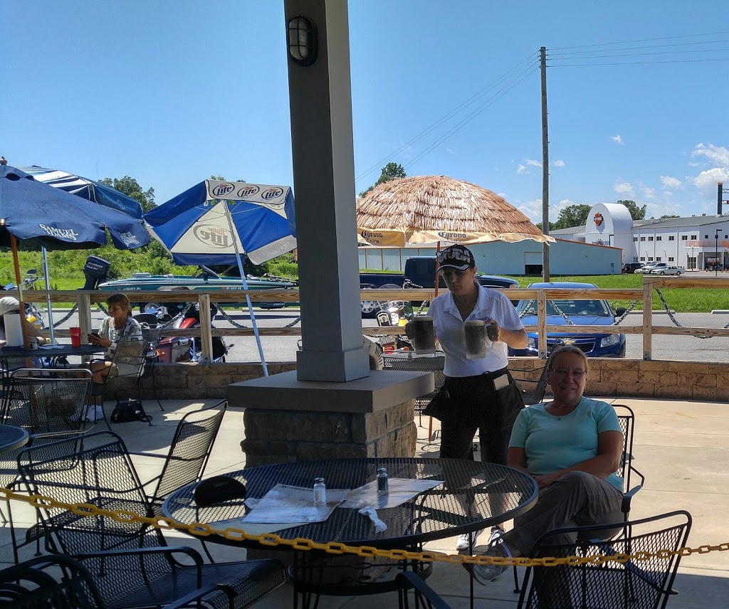 Boudreauxs Swamp Shack | restaurant | 3179-3299 Old Husbands Rd, Paducah, KY 42003, USA | 2704432150 OR +1 270-443-2150