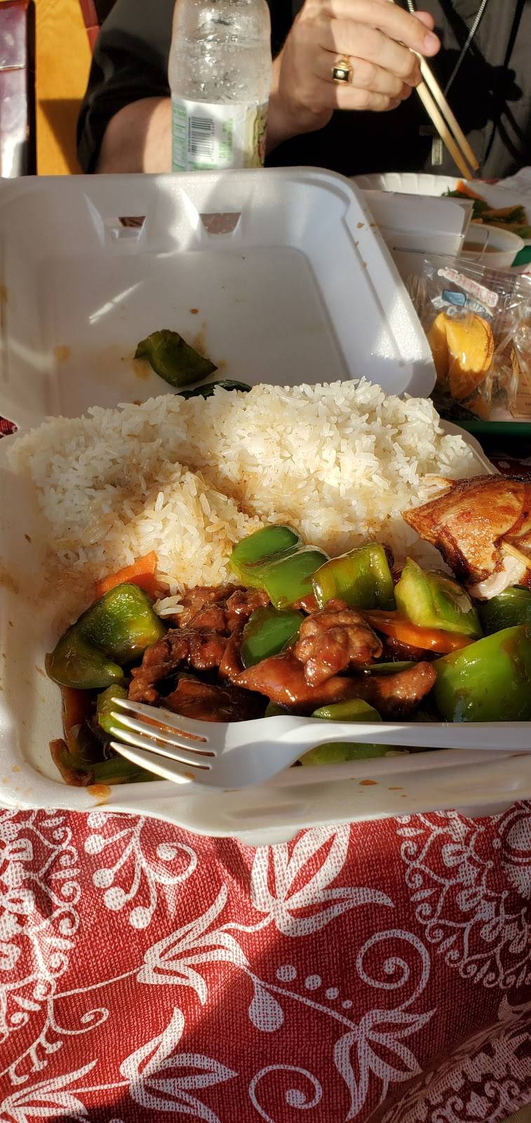 Lis Asian Gourmet | restaurant | 4 Cobbetts Pond Rd, Windham, NH 03087, USA | 6038938858 OR +1 603-893-8858