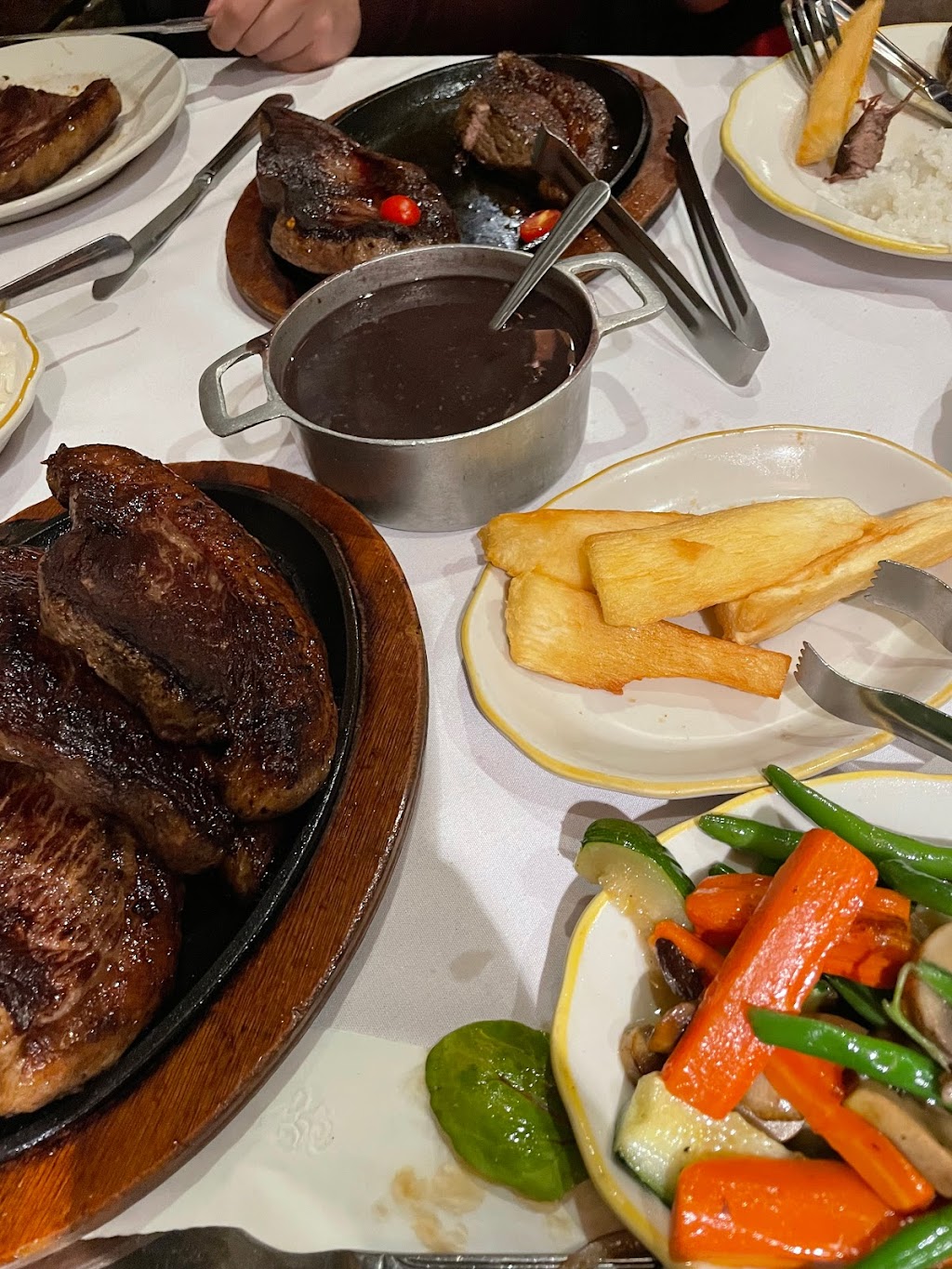 Boi na Brasa | restaurant | 1 Merchant St, Newark, NJ 07105, USA | 9735221557 OR +1 973-522-1557