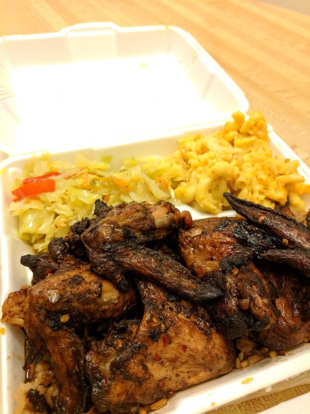 Royal Caribbean Jerk | restaurant | 2134 E 71st St, Chicago, IL 60649, USA | 7733636855 OR +1 773-363-6855