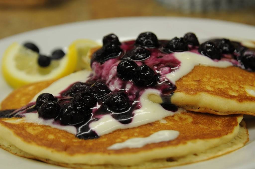 The Bistro At Acorn Hill | restaurant | 2134 Old Forest Rd, Lynchburg, VA 24501, USA | 4345281600 OR +1 434-528-1600