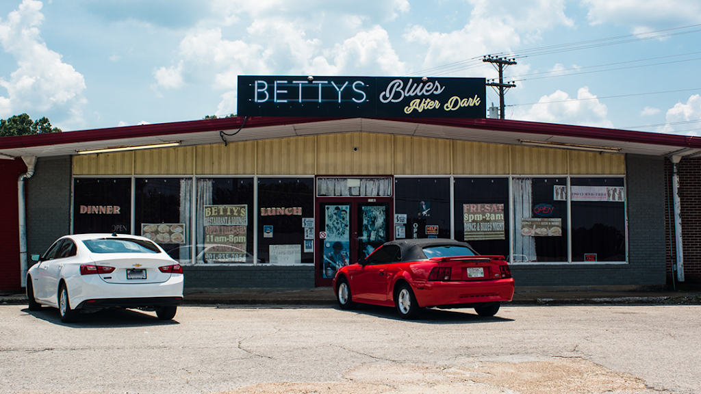 Bettys Blues After Dark | restaurant | 17260 US-64, Somerville, TN 38068, USA | 9012357254 OR +1 901-235-7254