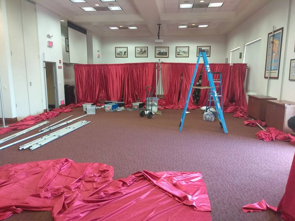 In-N-Out Burger Corporate Office + Distribution Center | restaurant | 18240 Harlan Rd, Lathrop, CA 95330, USA | 2098586800 OR +1 209-858-6800