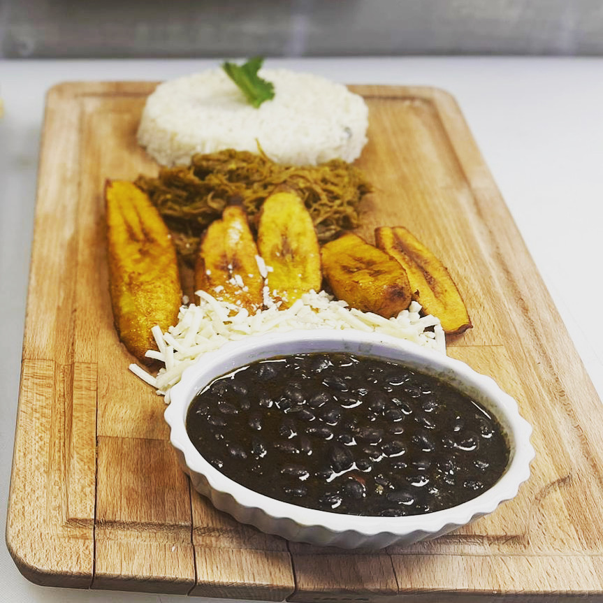 Galaxy Burgers Bar & Grill | restaurant | 9865 Beach Blvd #2, Jacksonville, FL 32246, USA | 9046192704 OR +1 904-619-2704