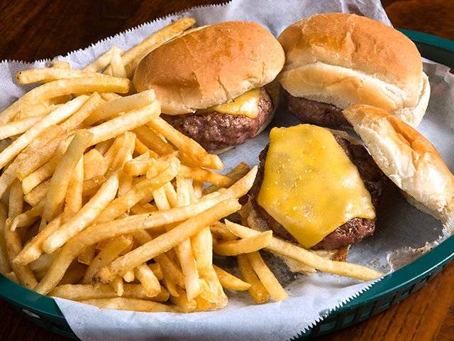 Bean Post Pub | restaurant | 3301 7525 5th Ave, Brooklyn, NY 11209, USA | 7187459413 OR +1 718-745-9413