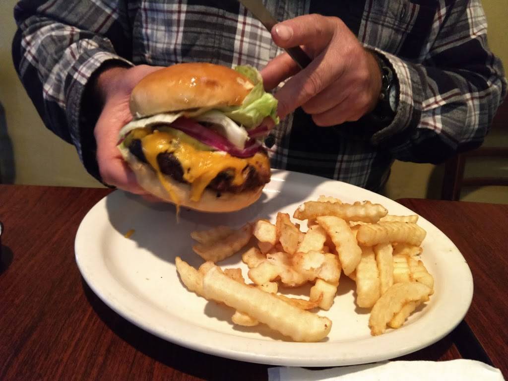 Dundee Tavern | restaurant | 2224 Dundee Rd, Louisville, KY 40205, USA | 5024586637 OR +1 502-458-6637