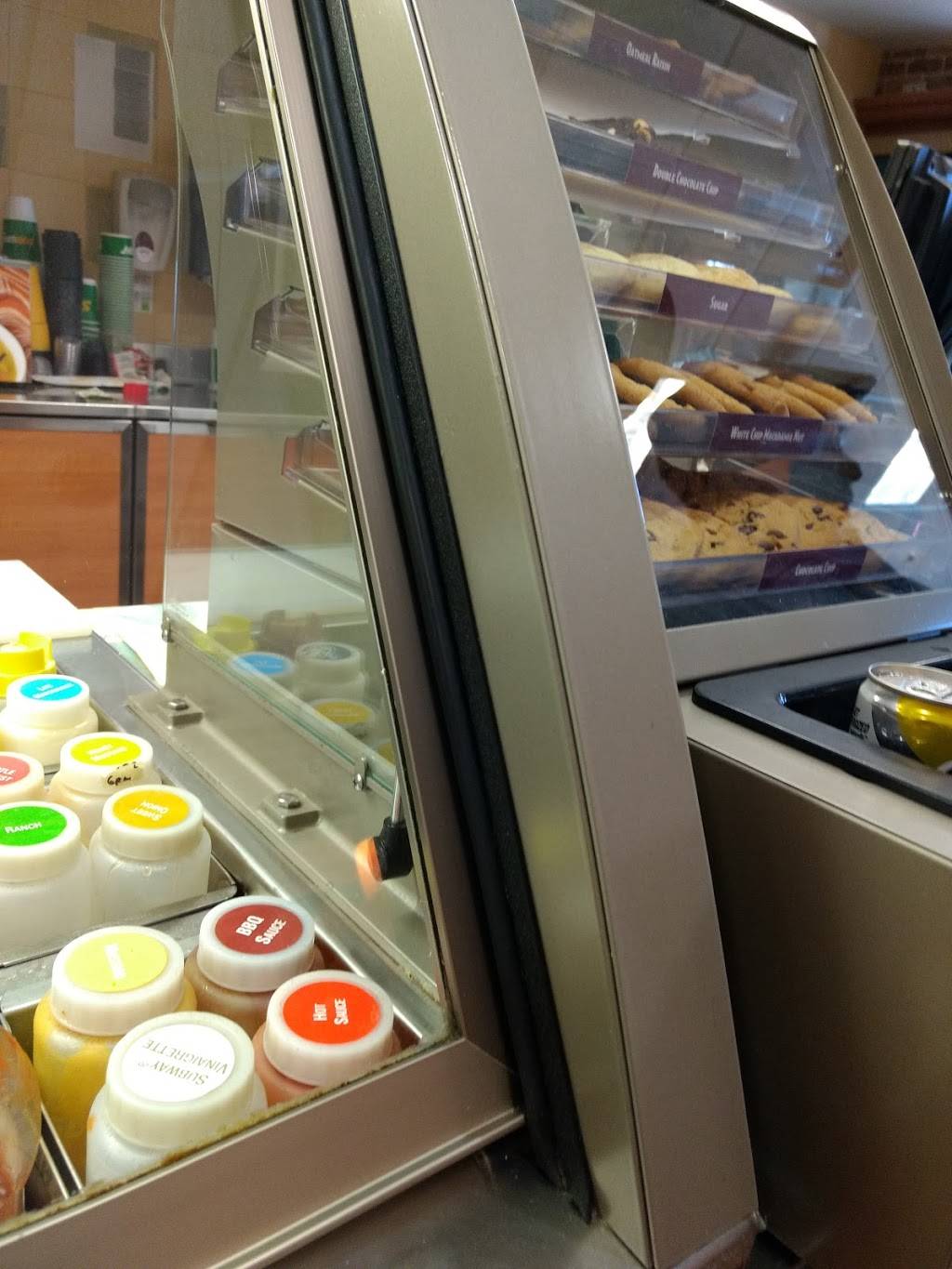 Subway Restaurants | restaurant | 1424 Teaneck Rd, Teaneck, NJ 07666, USA | 2015305260 OR +1 201-530-5260