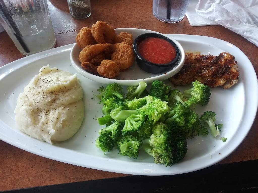 TGI Fridays | restaurant | 501 W Washington Street, Indianapolis, IN 46204, USA | 3176858443 OR +1 317-685-8443