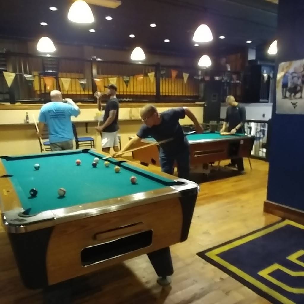 Almost Heaven Bar & Grill | restaurant | 374 High St, Morgantown, WV 26505, USA | 3049437377 OR +1 304-943-7377