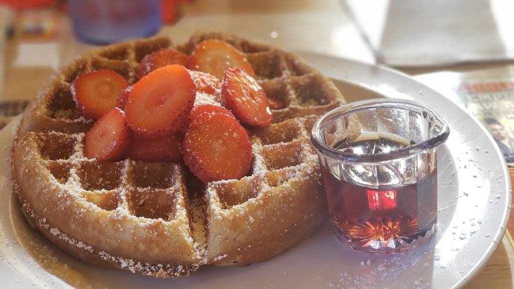 Maple House Chicken and Waffles | restaurant | 1520 N Mountain Ave A101, Ontario, CA 91762, USA | 9099842300 OR +1 909-984-2300