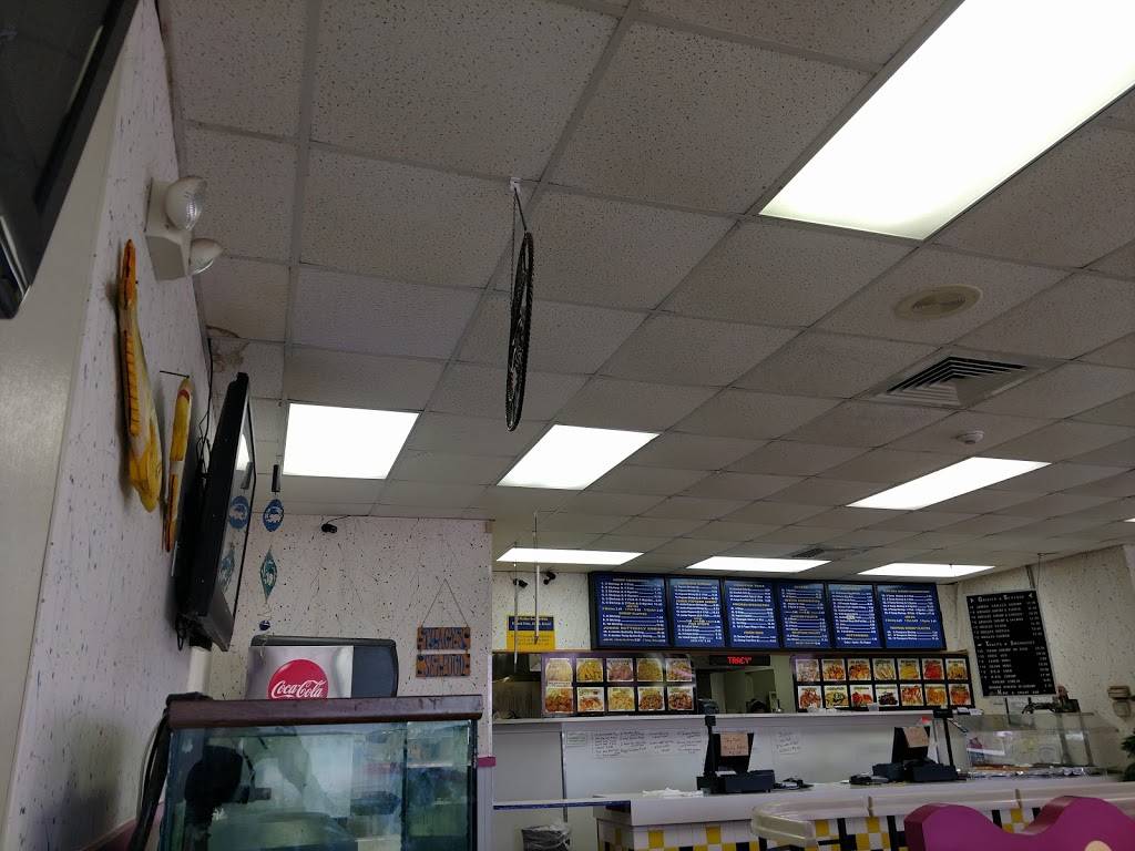 Tracys Seafood Deli | restaurant | 1201 Gulfway Dr, Port Arthur, TX 77640, USA | 4099852260 OR +1 409-985-2260