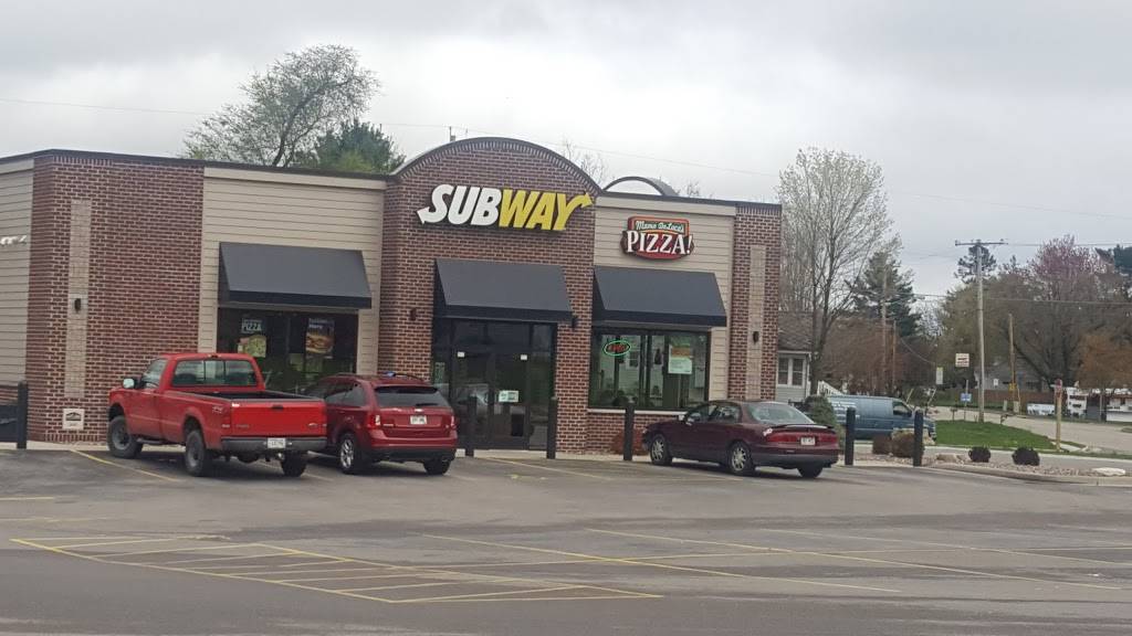 Mama DeLucas Pizza | meal takeaway | 601 Lakeshore Dr, Weyauwega, WI 54983, USA | 9208672488 OR +1 920-867-2488