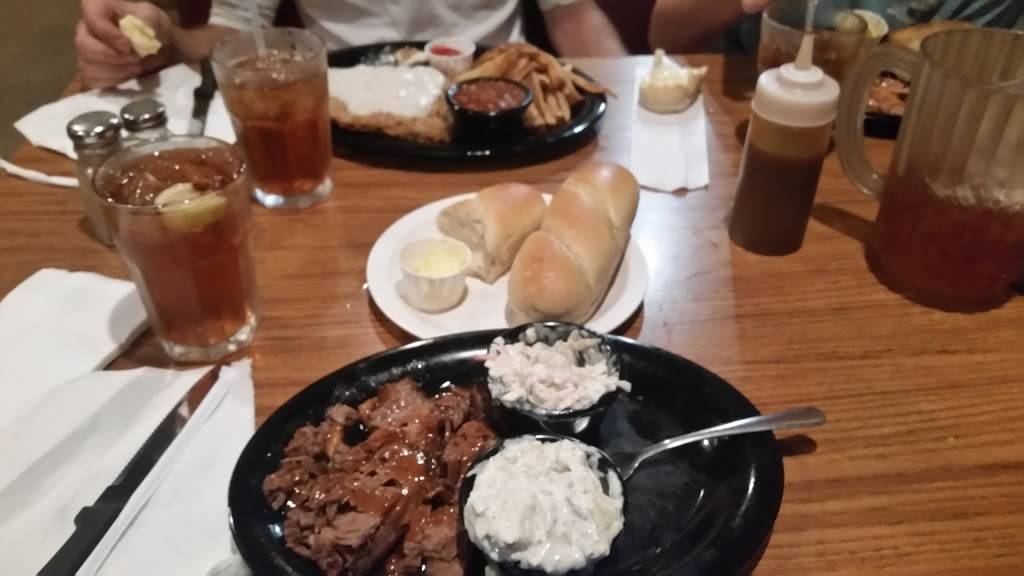 Neils Barbeque & Grill | restaurant | 470 Mall Blvd A, Dyersburg, TN 38024, USA | 7312852628 OR +1 731-285-2628