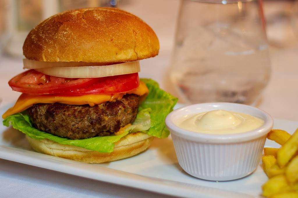 Cafe Aroma | restaurant | 7891 W Sample Rd, Coral Springs, FL 33065, USA | 9546033535 OR +1 954-603-3535